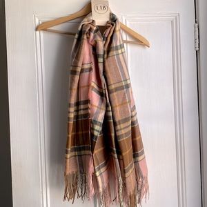 Plaid pink scarf with fringe